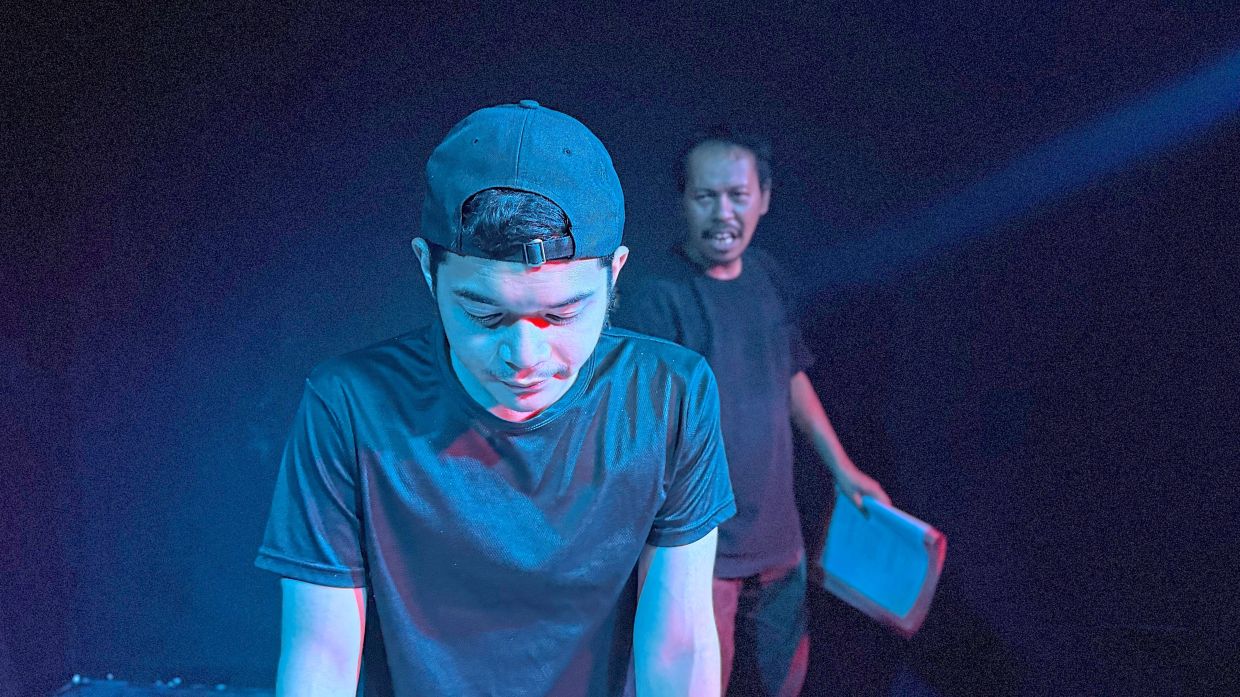 In 'Borong', Hazzy Alzeeq (front) and Aloeng Silalahiplay two colleagues desperate to impress their boss to secure a better future. Photo: JDEV Studios