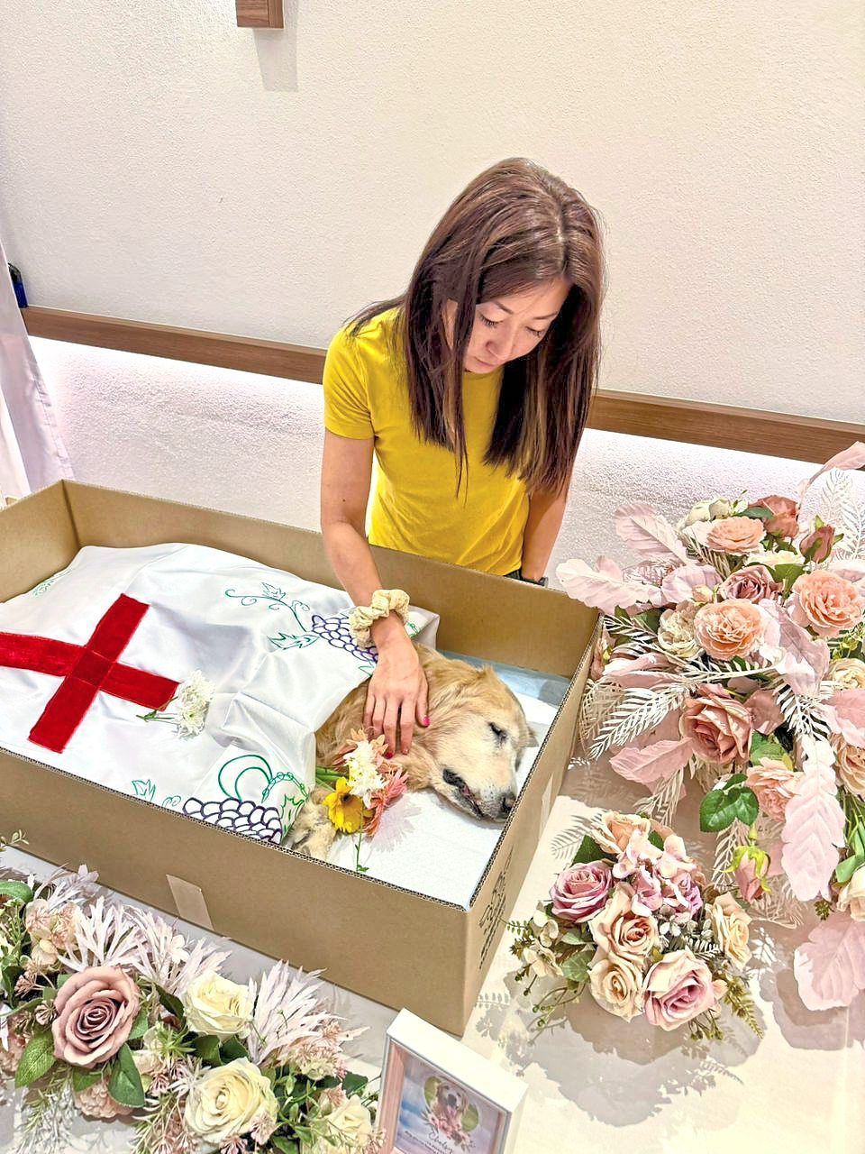 Upon Chelsy’s death, Siew held a special service to say goodbye.