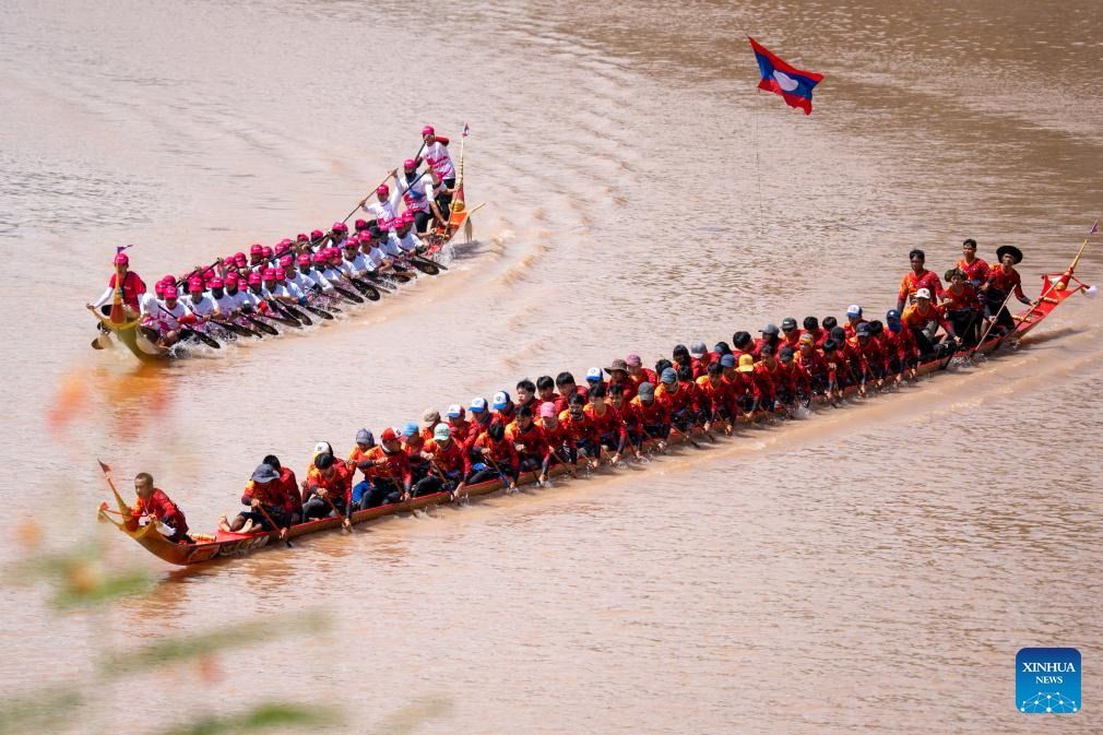The annual dragon boat racing festival was held in Luang Prabang on Saturday. - Photo: Xinhua