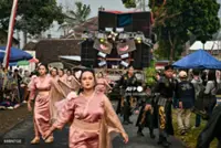 Indonesia turns down ear-splitting 'haram' street parties