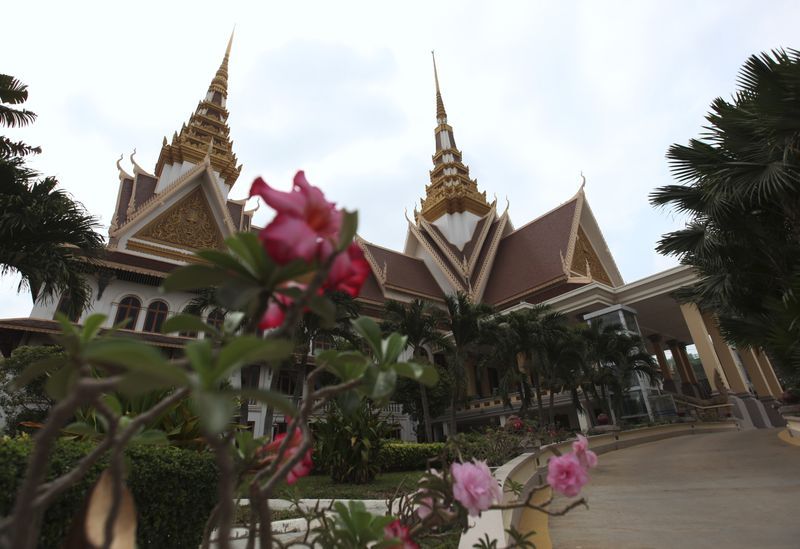 Kambodža sprejela zakon o odvzemu državljanstva obsojenim za izdajo