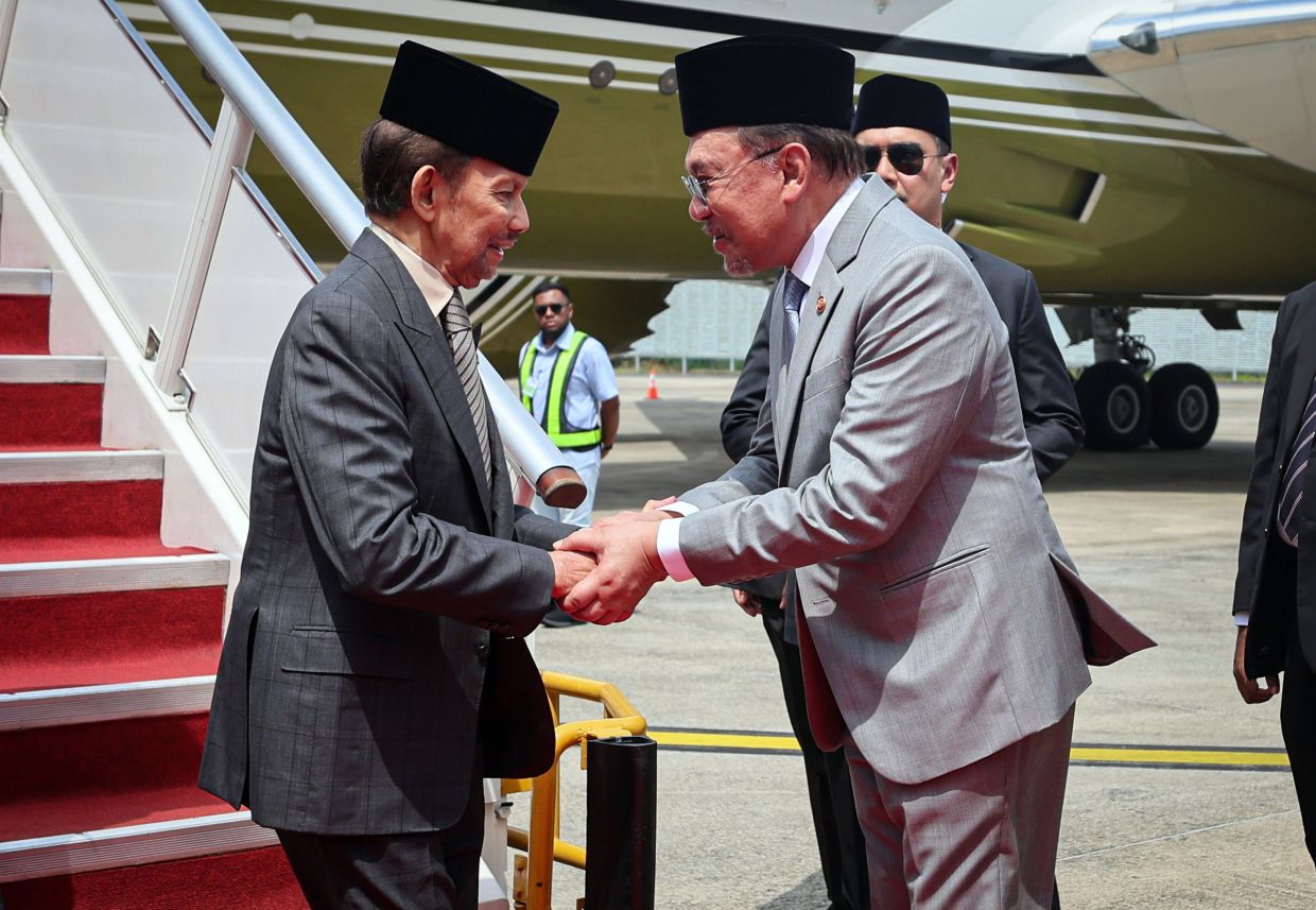 Sultan of Brunei arrives in Malaysia for state visit