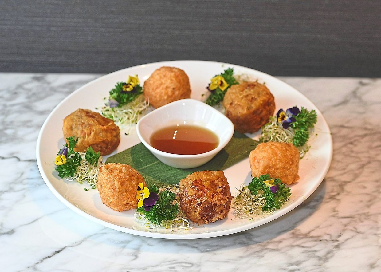 Deep-Fried Prawn and Crab Meat Balls.