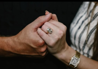 Taylor Swift’s engagement ring estimated to be worth RM2.3mil or more