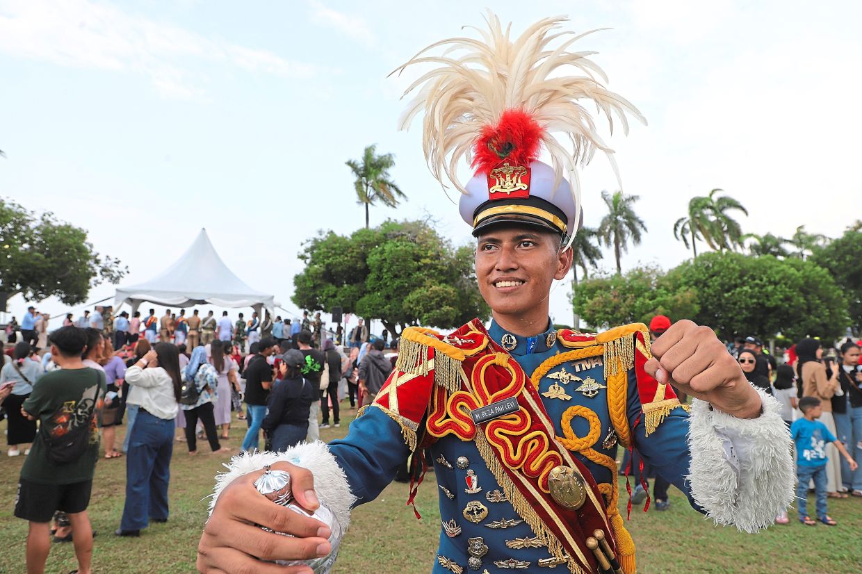 Reza says the band members are impressed by George Town’s historical cityscape. 
