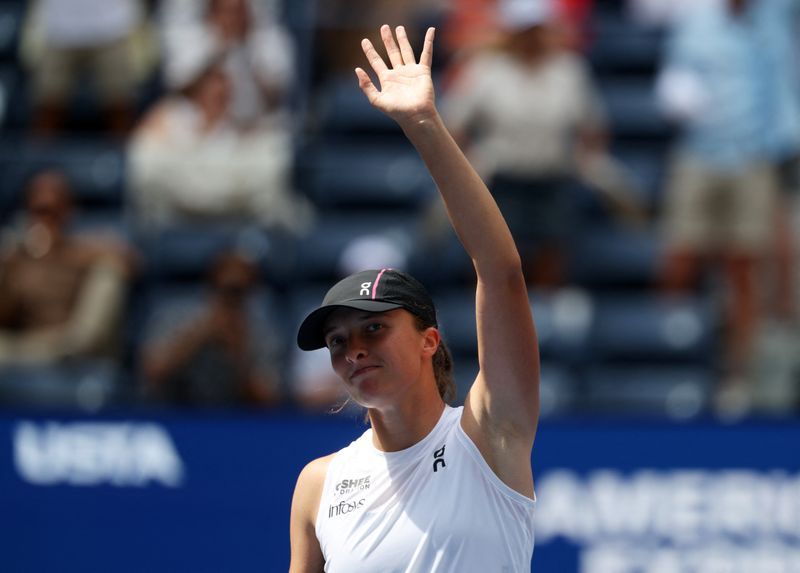 Tennis – Swiatek übersteht überraschenden Test, Sinner und Osaka kommen ...