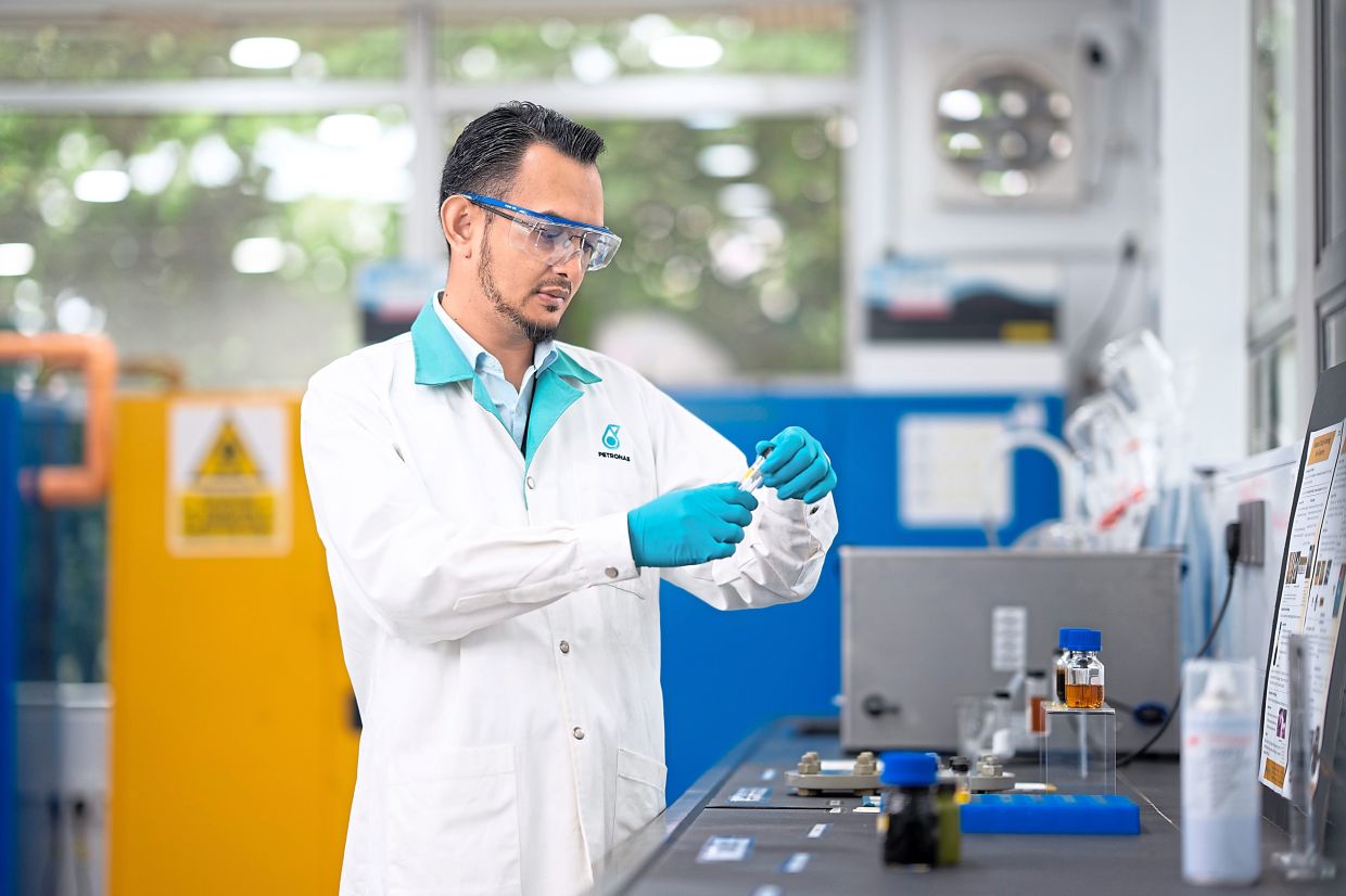 “ProShield Plus has become a valuable asset to PETRONAS with significant potential as an emerging leader in coating solutions for the energy sector, and beyond,” says Dr M Shamsul.