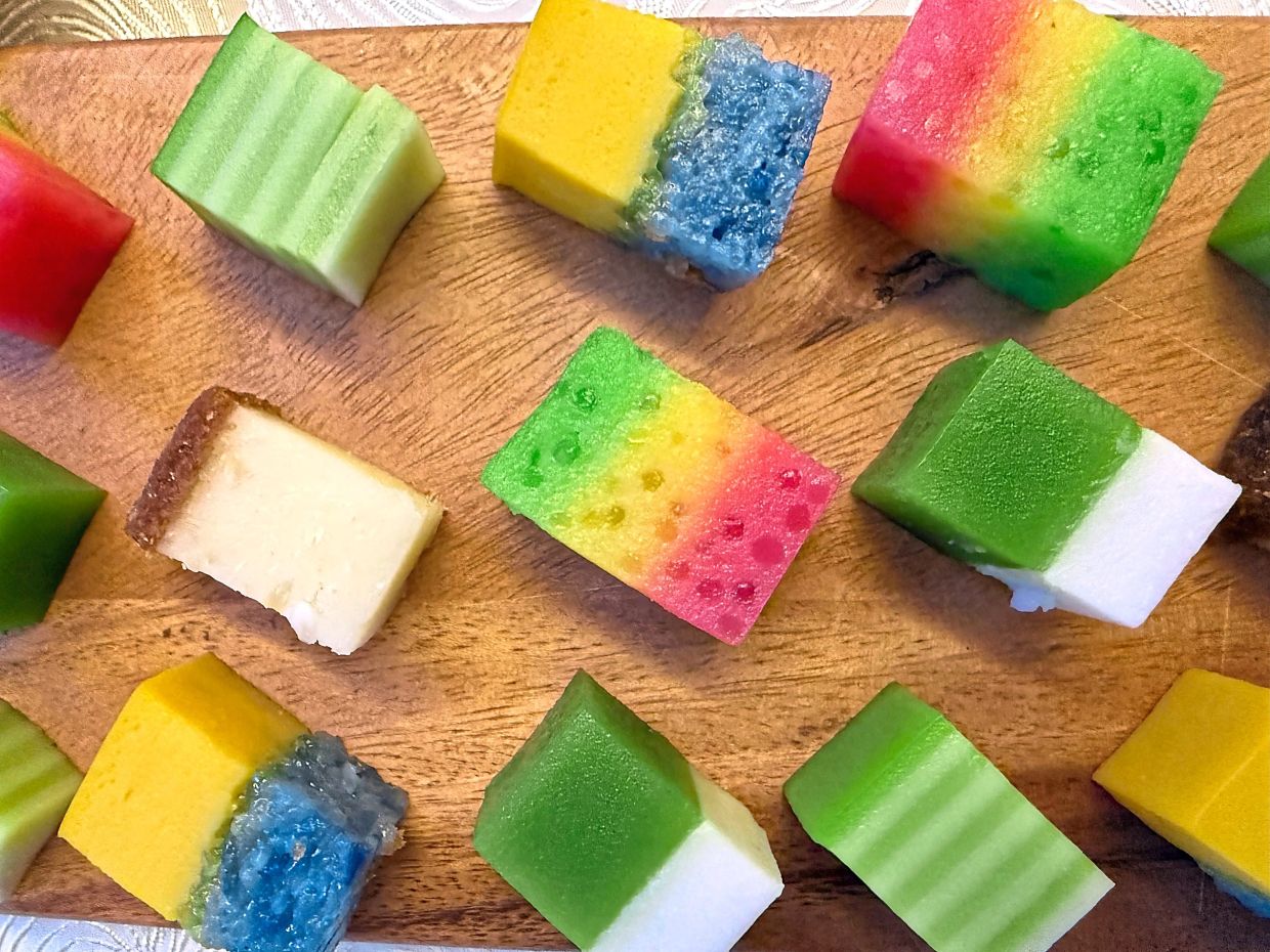 Malaysian kuih come in various colours and flavours. — ABBI KANTHASAMY