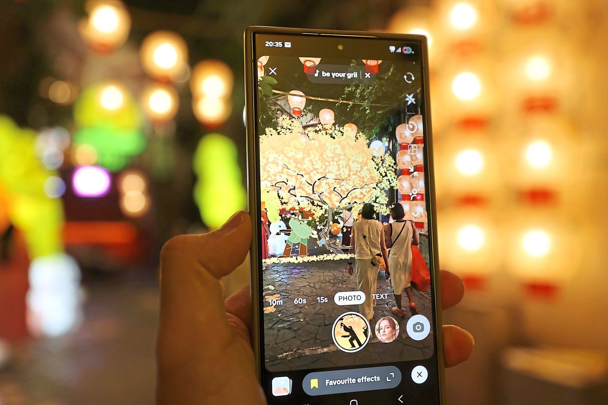 The AR filter depicting Wu Gang cutting the self-healing Osmanthus tree, created by Seeing Artelier.Photo: The Star/Glenn Guan