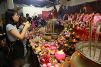 Hundreds throng George Town temple to pray for love on 'Chinese Valentine's Day'