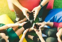 How parents can deal with teenage angst