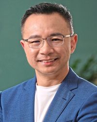 According to Dr Yeap, cutting-edge surgery uses the latest methods and most advanced technology to improve surgical outcomes.