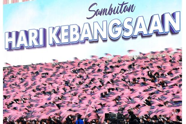 Malaysians embrace National Day parade in person