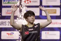 Injured Yufei falls as Yamaguchi reigns as world champ again