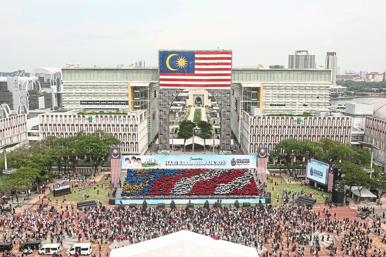 Crowds gathering for the event. — Bernama