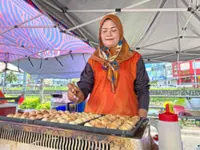 Hiked egg prices crack small traders’ profits