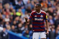 Factbox-Soccer-Evolution of British transfer fee record