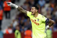 Soccer-Galatasaray sign goalkeeper Ugurcan Cakır from Trabzonspor