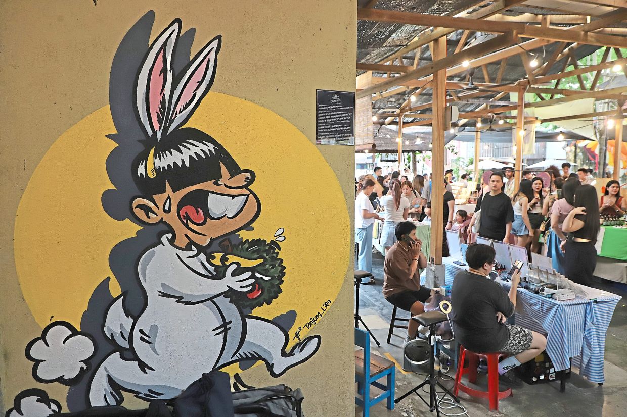 Azmi’s large body of work was on display during the memorial exhibition at Hin Bus Depot.