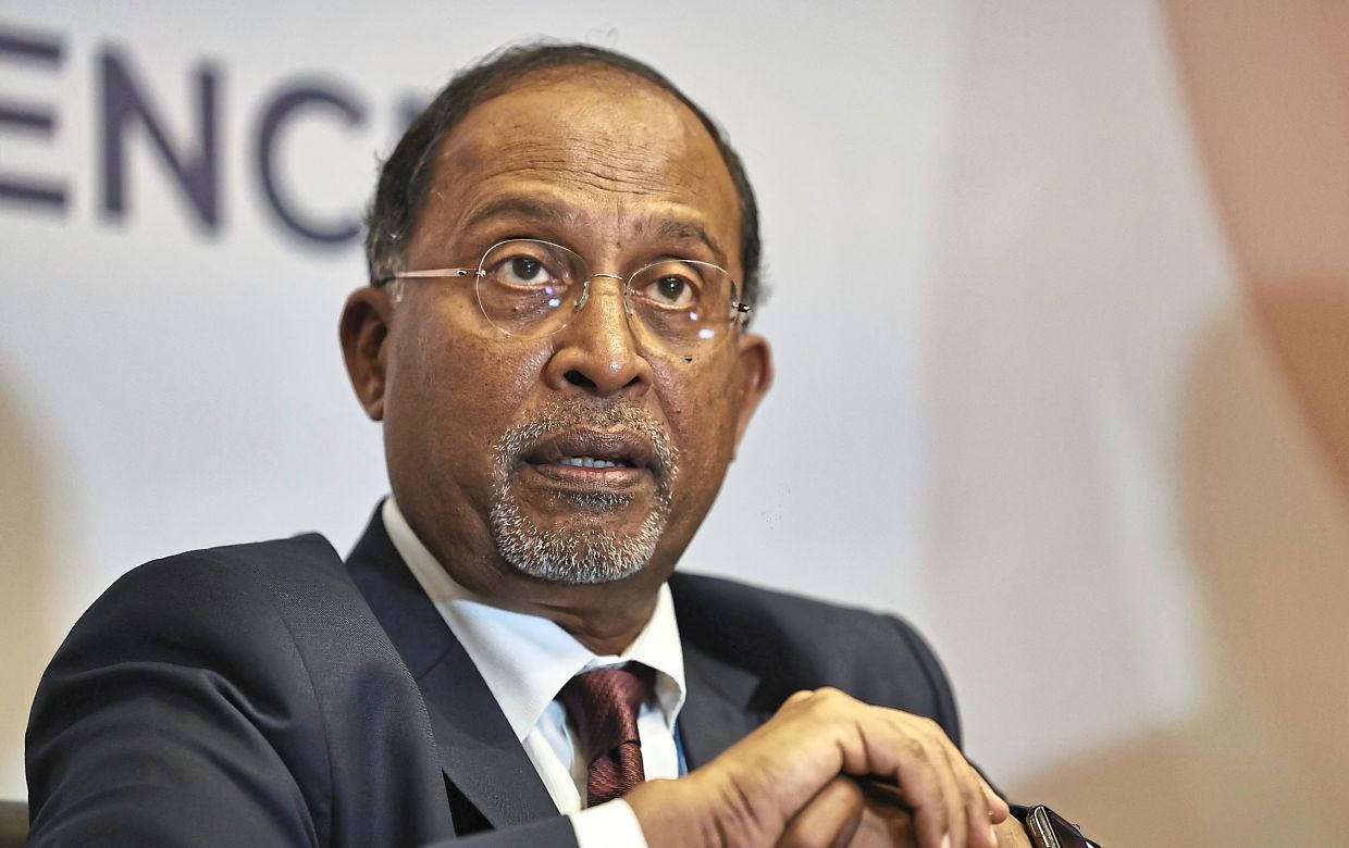 Ministra za izobraževanje o protestih in izobraževanju na daljavo