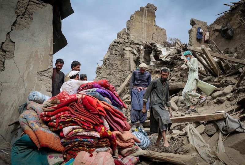 Afghanistan airdrops commandos to rescue earthquake survivors