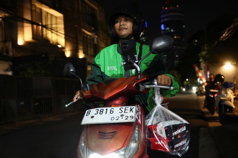 Indonesian protests draw regional solidarity with food orders for delivery drivers