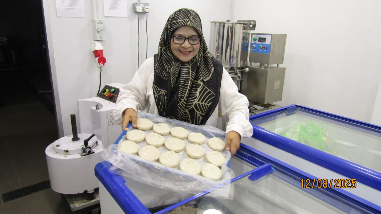 Ismaliza’s curry puff business has grown by leaps and bounds. Photo: People Systems Consultancy