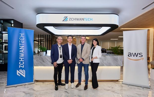 (From left) Zchwantech executive director Alex Chan and Zchwantech chairman Datuk Seow Gim Shen seen in a group photo with AWS Malaysia country manager Peter Murray and AWS senior account manager Priscelia Siew.