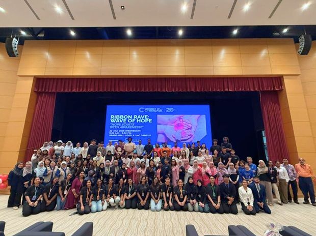 The ‘Ribbon Rave’ event in July brought UoC lecturers, students and partner NGOs together to raise cancer awareness in the community.