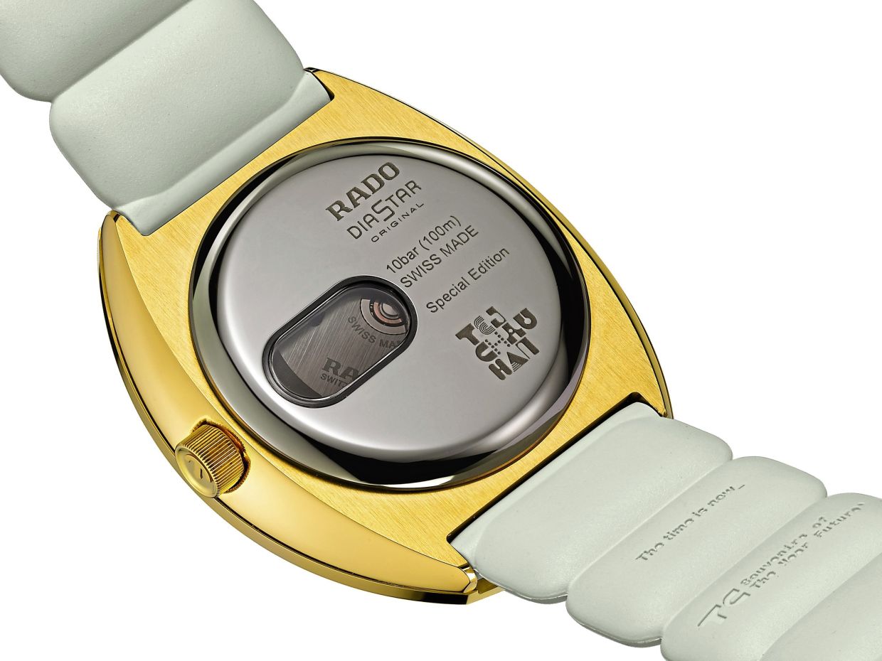 The keyhole-style sapphire caseback showcases a sliver of the automatic movement.