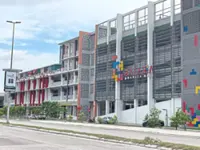 Uptown traders’ new home hits teething problems