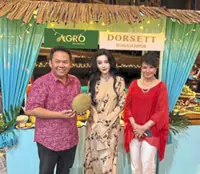 Fan-tastic durian feast to mark actress’ title conferment