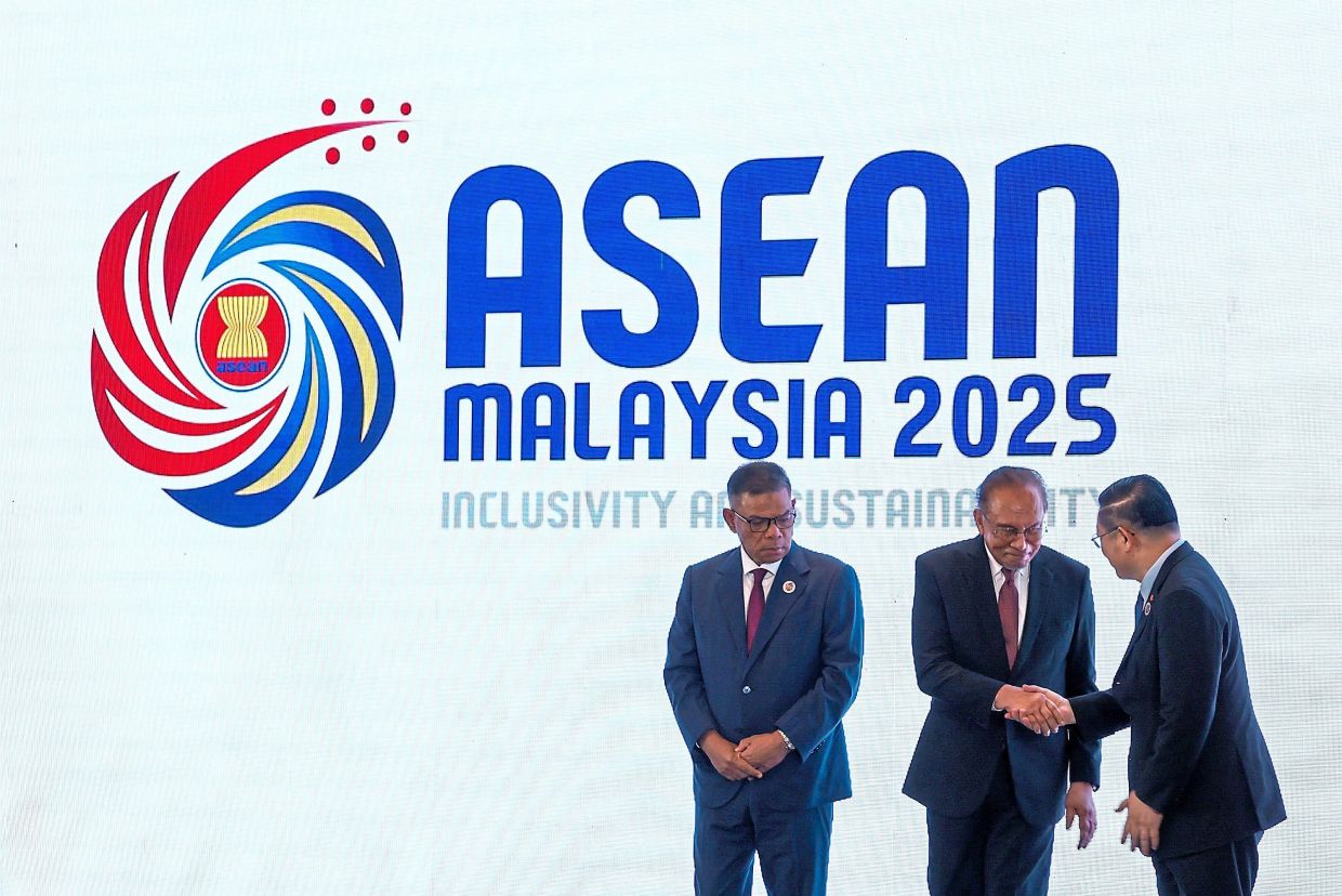 Anutin commits to regional peace