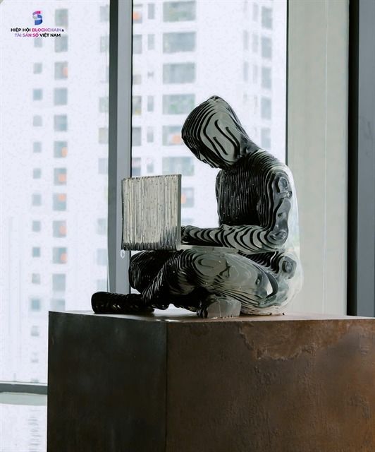 The statue, crafted by Italian artist Valentina Picozzi is on display at the headquarters of 1Matrix in Times City — Courtesy of VBA