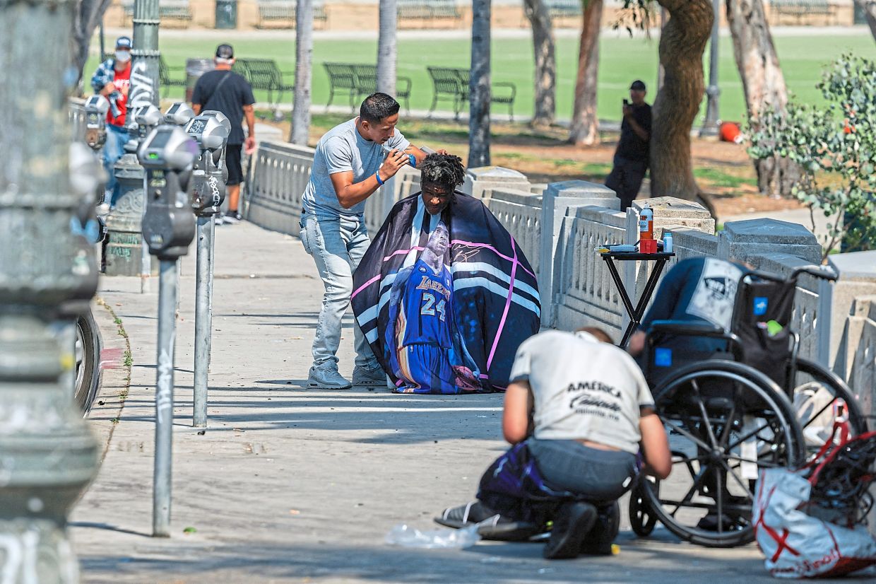 Gabaldon offers free haircuts to the homeless.