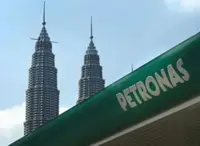 PETRONAS seals 15-year LNG deal