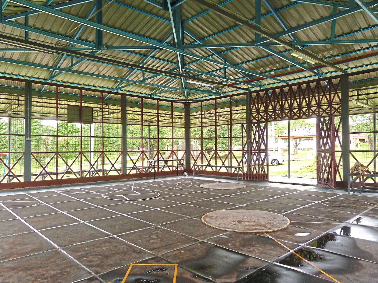 The gasing pangkah court in Felda Tenang, Labis, Johor.