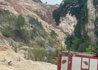 Worker trapped in Raub quarry rockfall