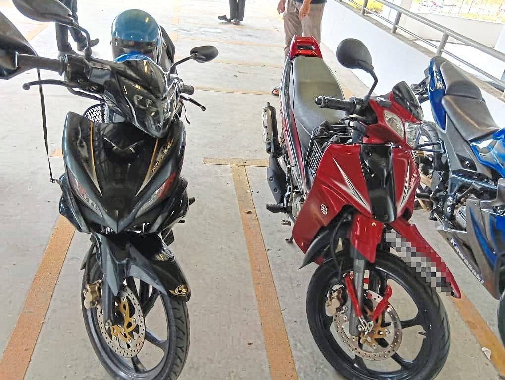The items seized during the raid on a ‘counter setting’ syndicate.