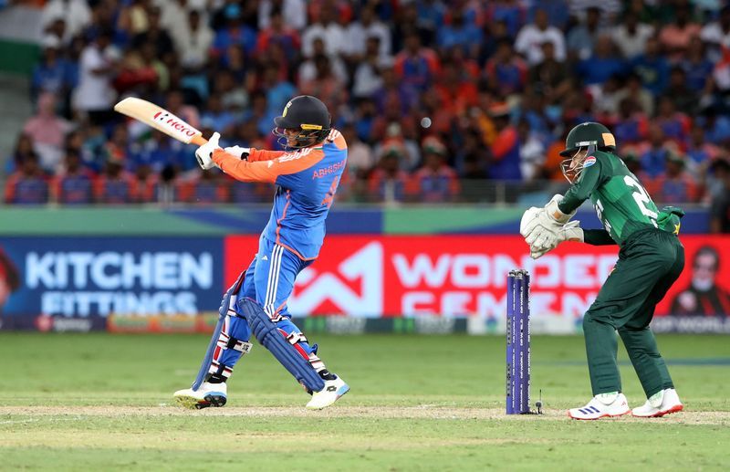 Cricket-India thump Pakistan in grudge Asia Cup clash