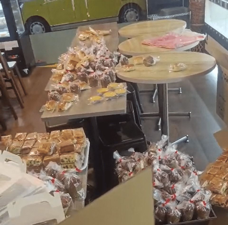 Yi Jia Bakery in Upper Thomson Road prepared pastries worth $1,500 for 150 people, but the owner lost contact with the people who confirmed the order details. -- PHOTO: COURTESY OF MADAM LOW OF YI JIA BAKERY