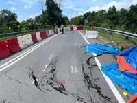 Closure of Federal Route from Gua Musang to Kota Baru due to sinkhole