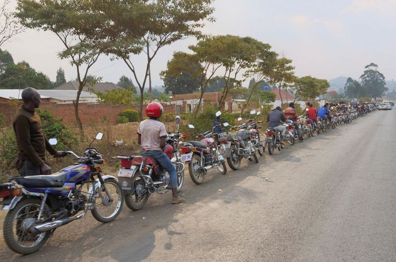 Malawi votes amid economic downturn and leadership discontent