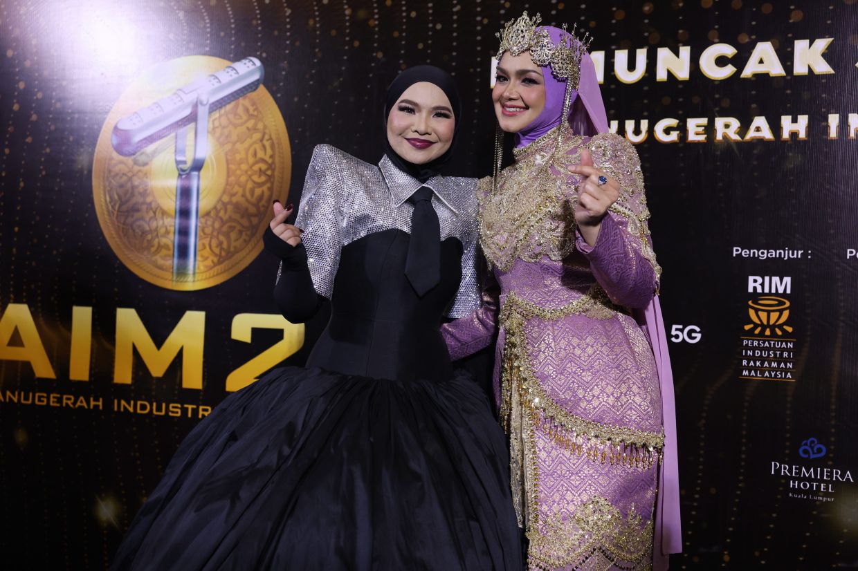 Aina Abdul glänzt bei AIM24 und nennt Siti Nurhaliza als größte ...