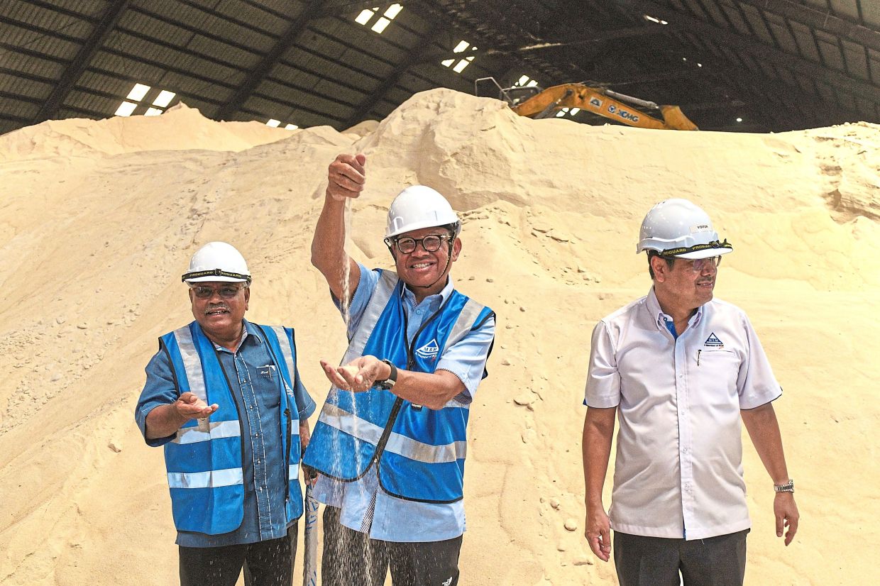 Felda: Abolish permits for refined sugar