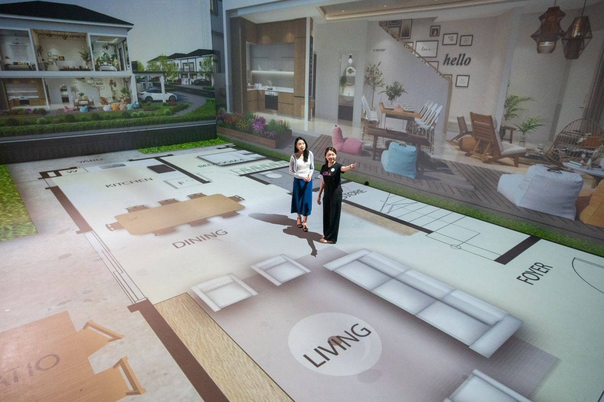 The immersive showroom at EcoWorld Gallery @ Eco Botanic offers an interactive experience, allowing visitors to explore homes and even the township layout in a unique and engaging way.