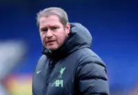 Soccer-Former Liverpool, Chelsea women's manager Beard dies aged 47