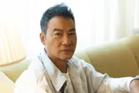 HK actor Simon Yam responds graciously to flight attendant who failed to recognise him