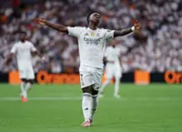 Soccer-Alonso defends rotation policy as Vinicius tensions simmer