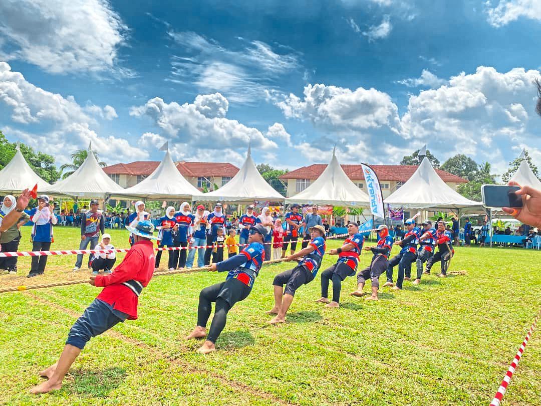 Residents at a tug-of-war competition, highlighting the event’s unity theme. — Courtesy photos